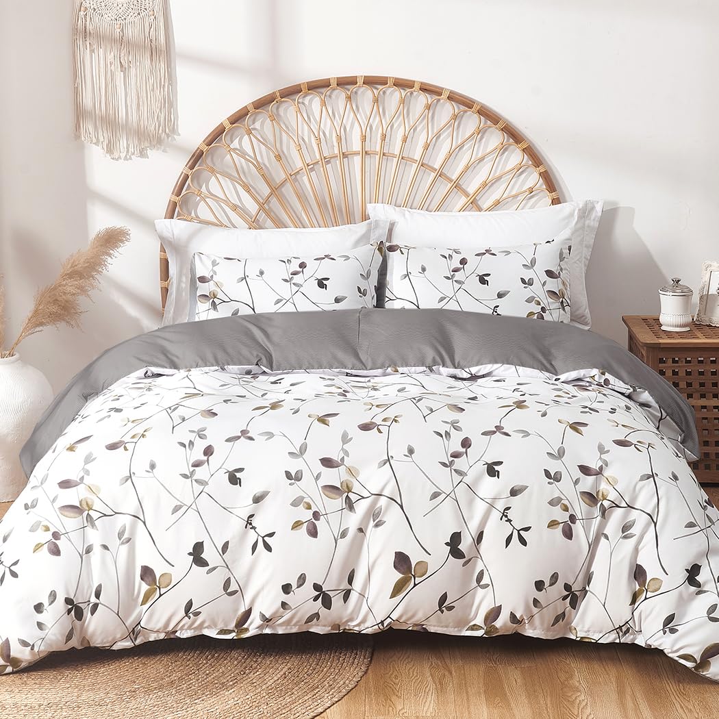 Conworld Christmas Duvet Cover Queen Size Set, Soft Reversible Red Plaid Reindeer Snowflake Printed Holiday Bedding Set with Zipper Closure, Corner Ties, 2 Pillowcases, 1 Duvet Cover 90x90 inches