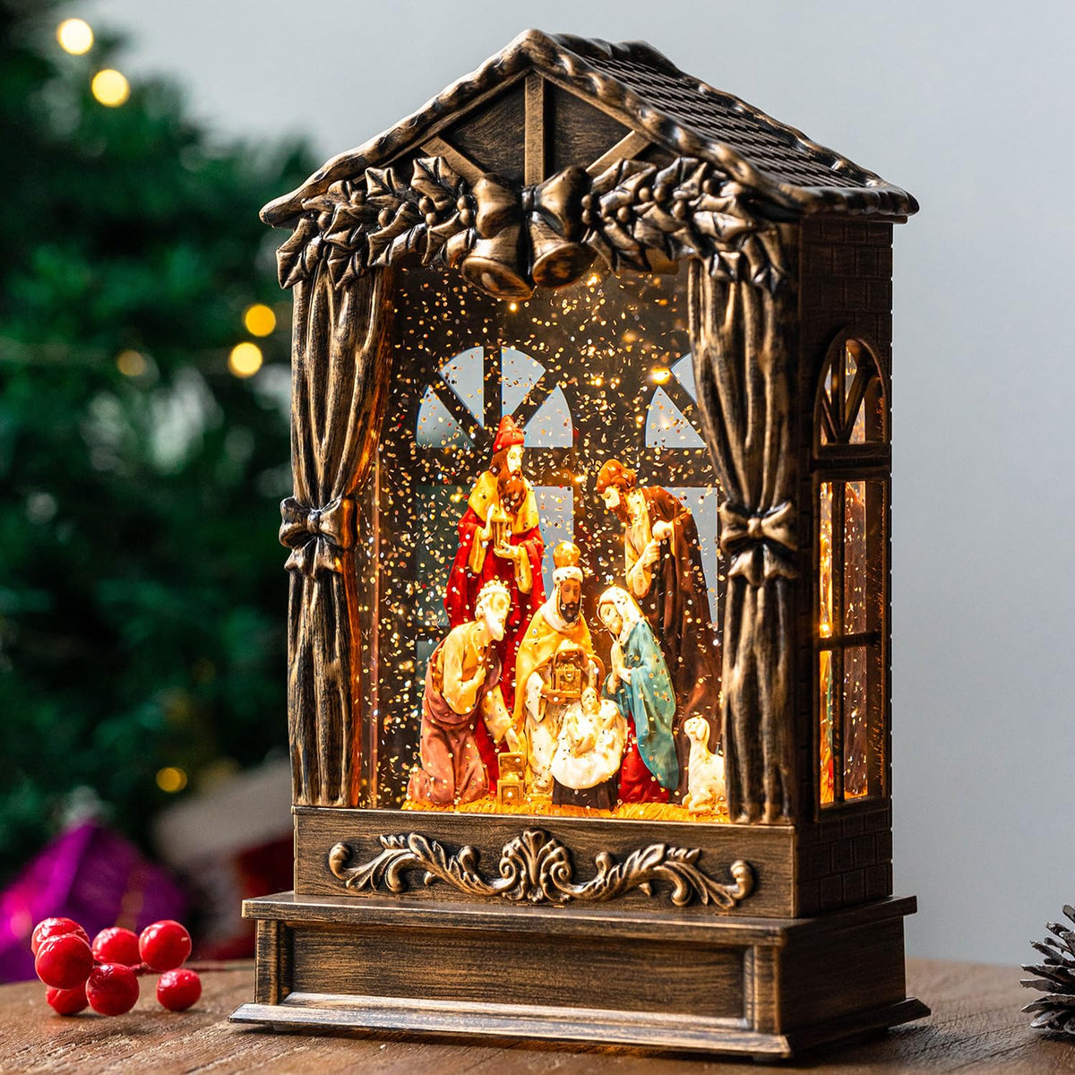 Christmas Snow Globe Lantern Water Glittering Cardinal with Music, USB Lined/Battery Operated Lighted Lantern for Christmas Festival Decoration Gifts